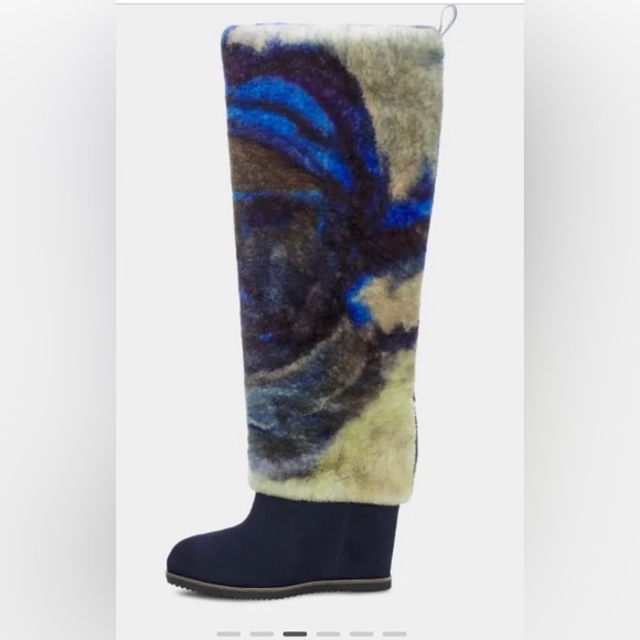 NWT  Ugg X Claire Tabouret Fluff Sapphire Boot - Picture 3 of 11